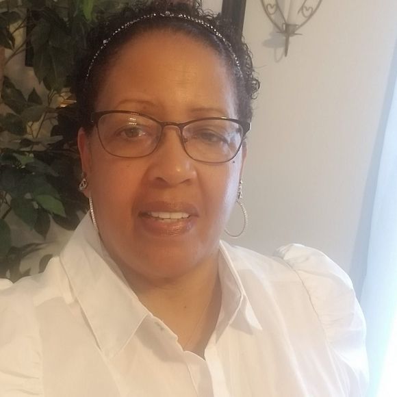 Meet your Posher, Sandra - Picture 1 of 1